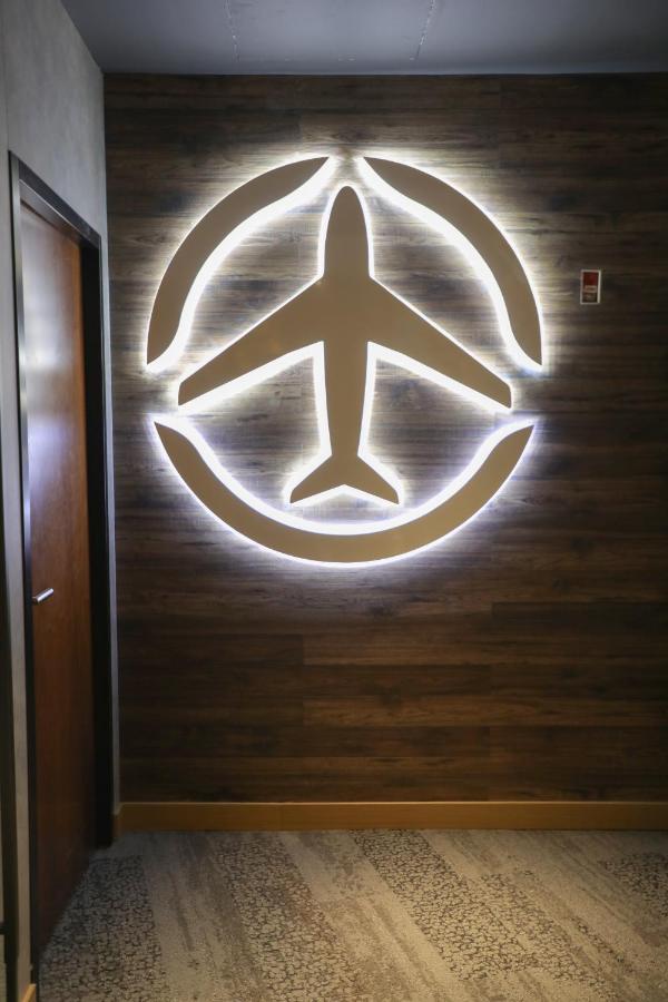 Airport T1 International Departures 3*